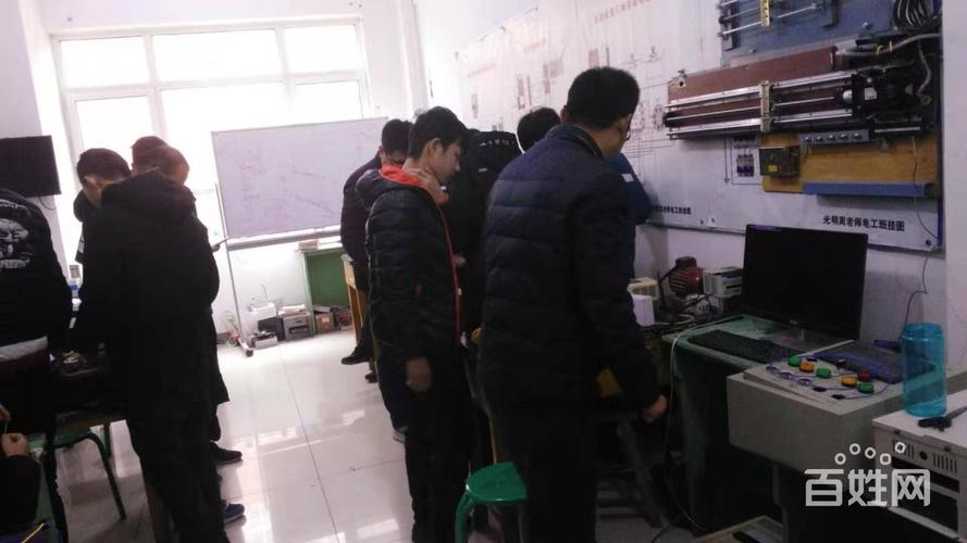 哪里有培訓電工的學校