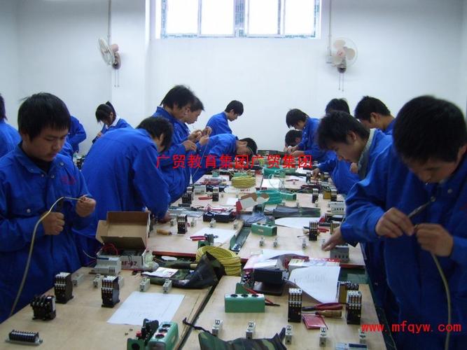 哪里有培訓電工的學校