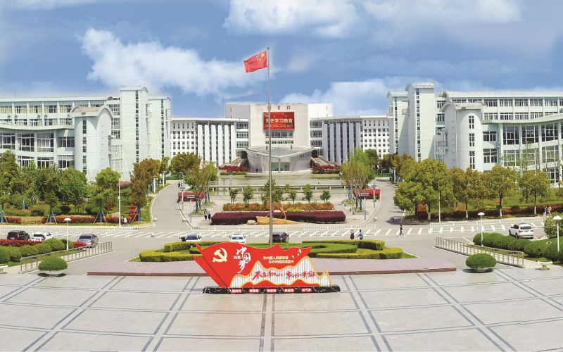 安徽財(cái)貿(mào)職業(yè)學(xué)院怎么樣(技校十大吃香專業(yè))-圖1