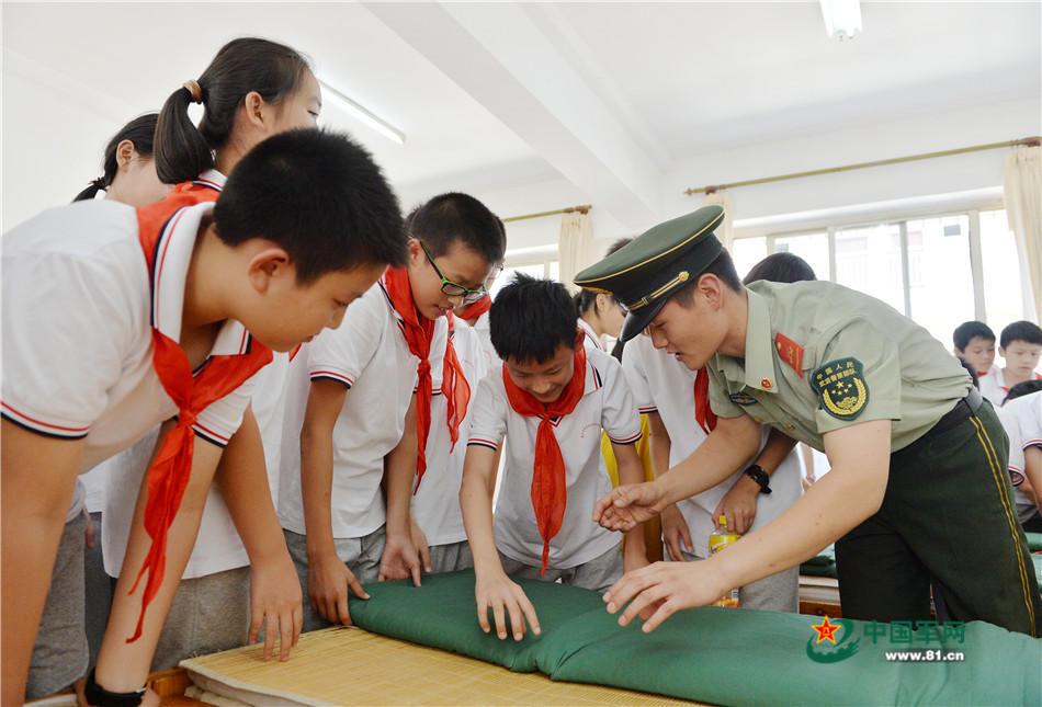 小學升初中軍訓一般在干什么(小升初軍訓需要準備什么東西)-圖1