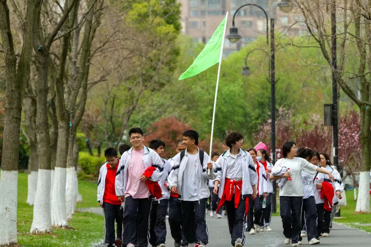 江蘇南京青少年叛逆管教學校-解決8-18歲青少年網癮、叛逆、早戀問題-圖2