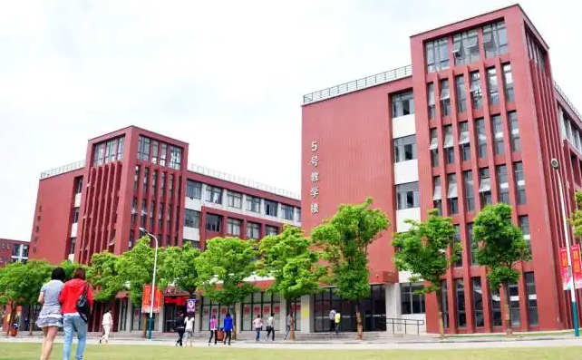 安徽新華學(xué)院(中專部)有什么專業(yè)？學(xué)費(fèi)多少？2025年最新招生簡(jiǎn)章-圖1