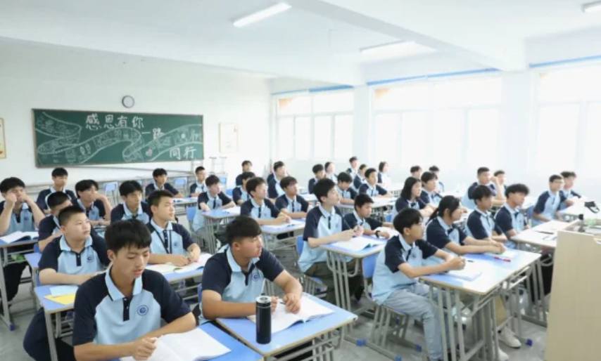 2025年安徽省春季高考落榜還有補救辦法嗎？——安徽工貿職業技術學院預科班招生簡章-圖1