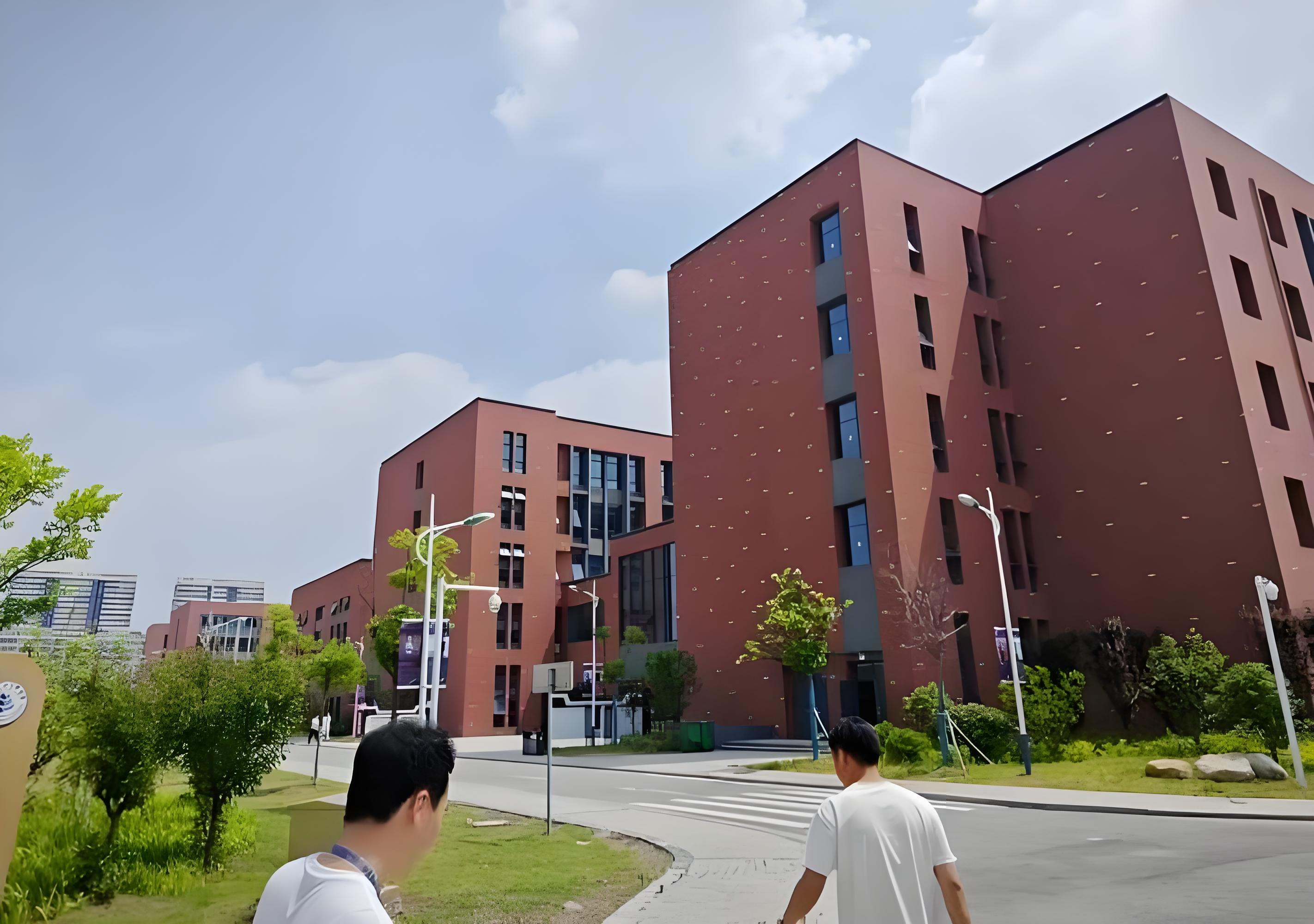 安徽初三學生落榜高中，建工技師學院提供新選擇-圖1