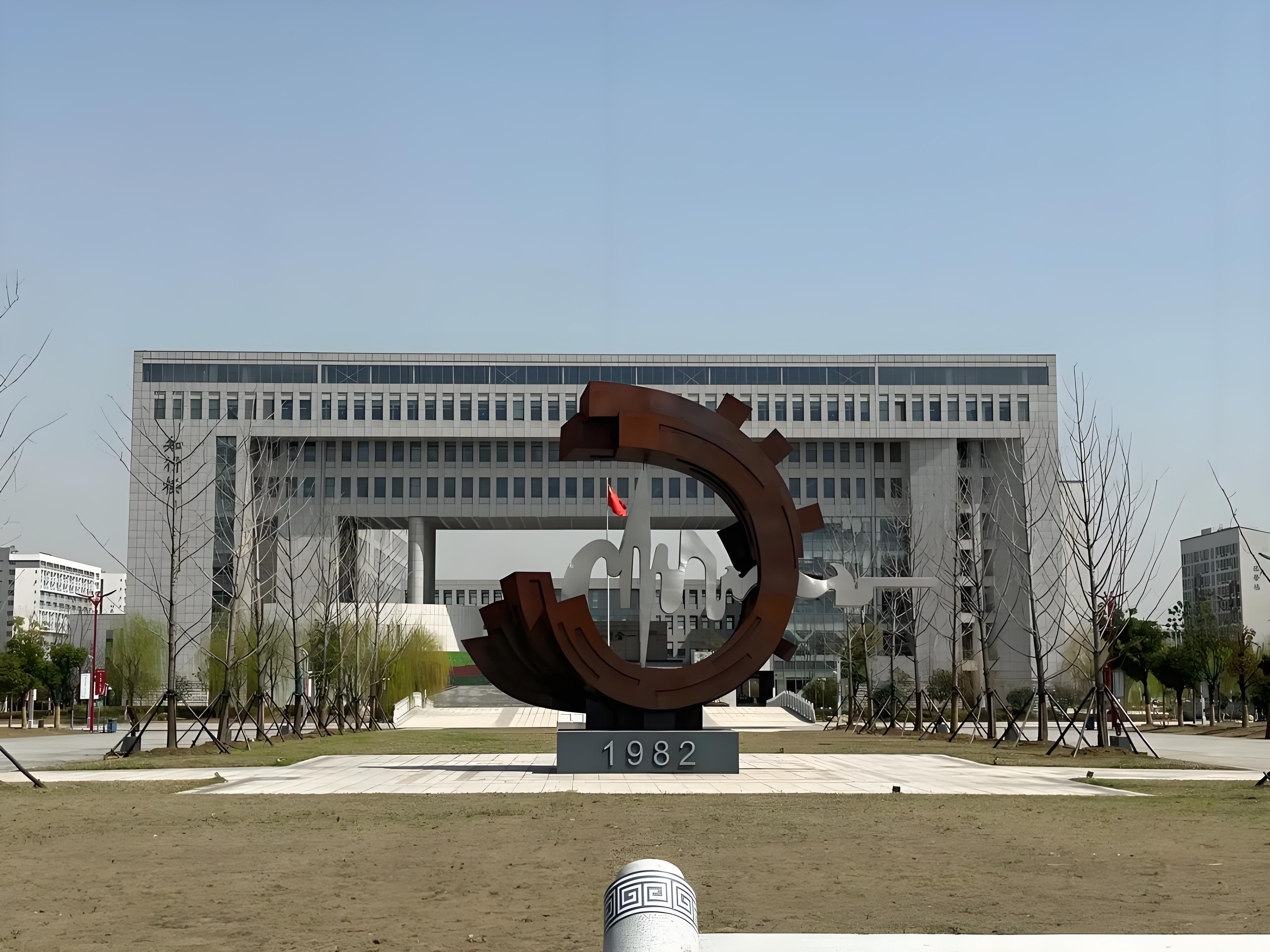2025年安徽省初中成績差想當(dāng)兵？合肥技師學(xué)院軍事班家長最關(guān)心的5個(gè)問題-圖1